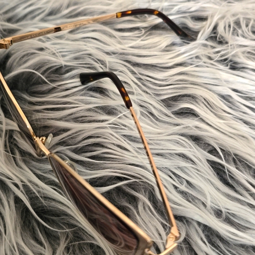 Diff Eyewear Women's Frame Mirrored Sunglasses - Picture 15 of 15